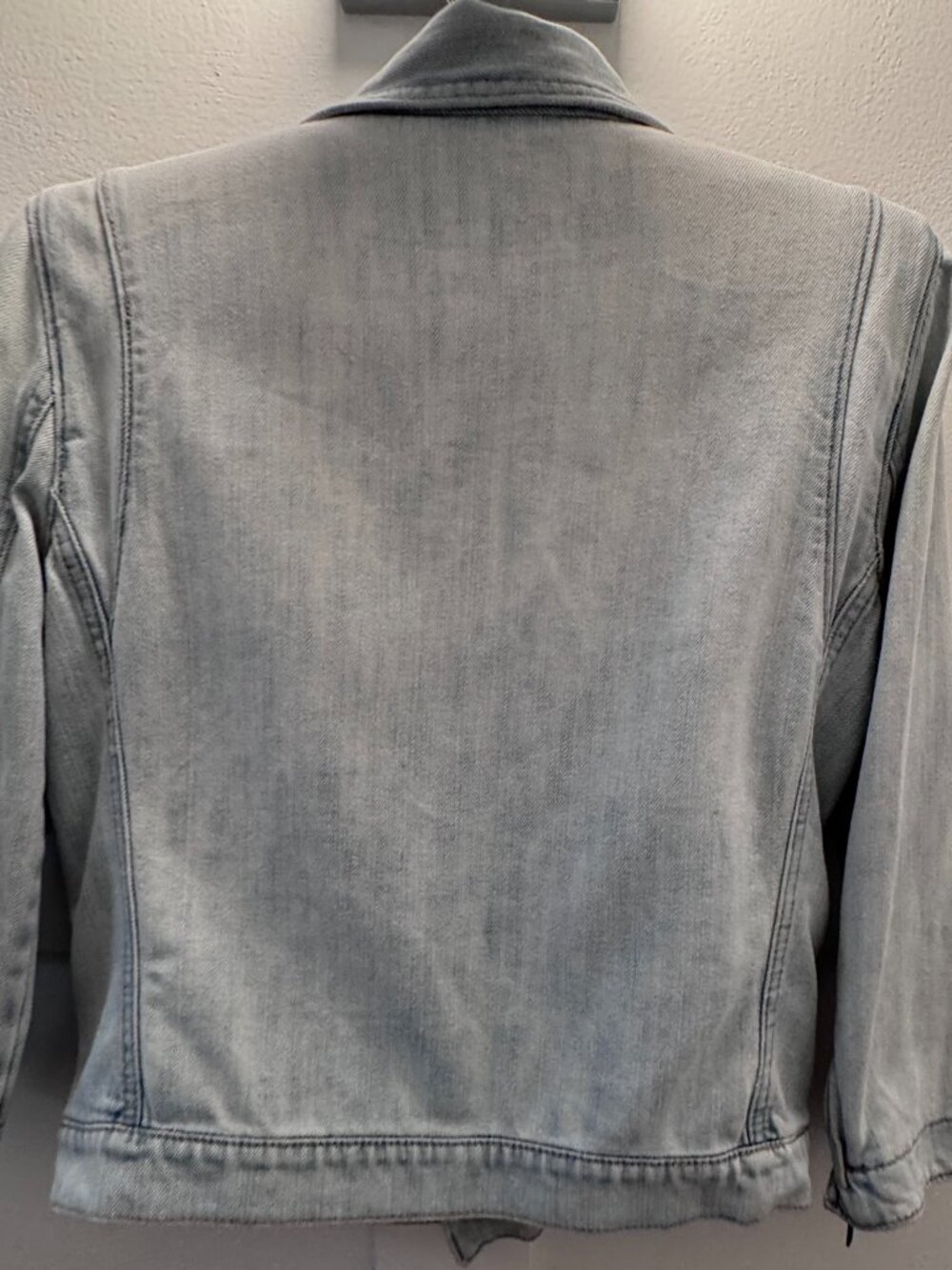 GAP Light Wash Denim Moto Women's Jacket XS Distressed Zip Jacket,Good Condition - Picture 6 of 11